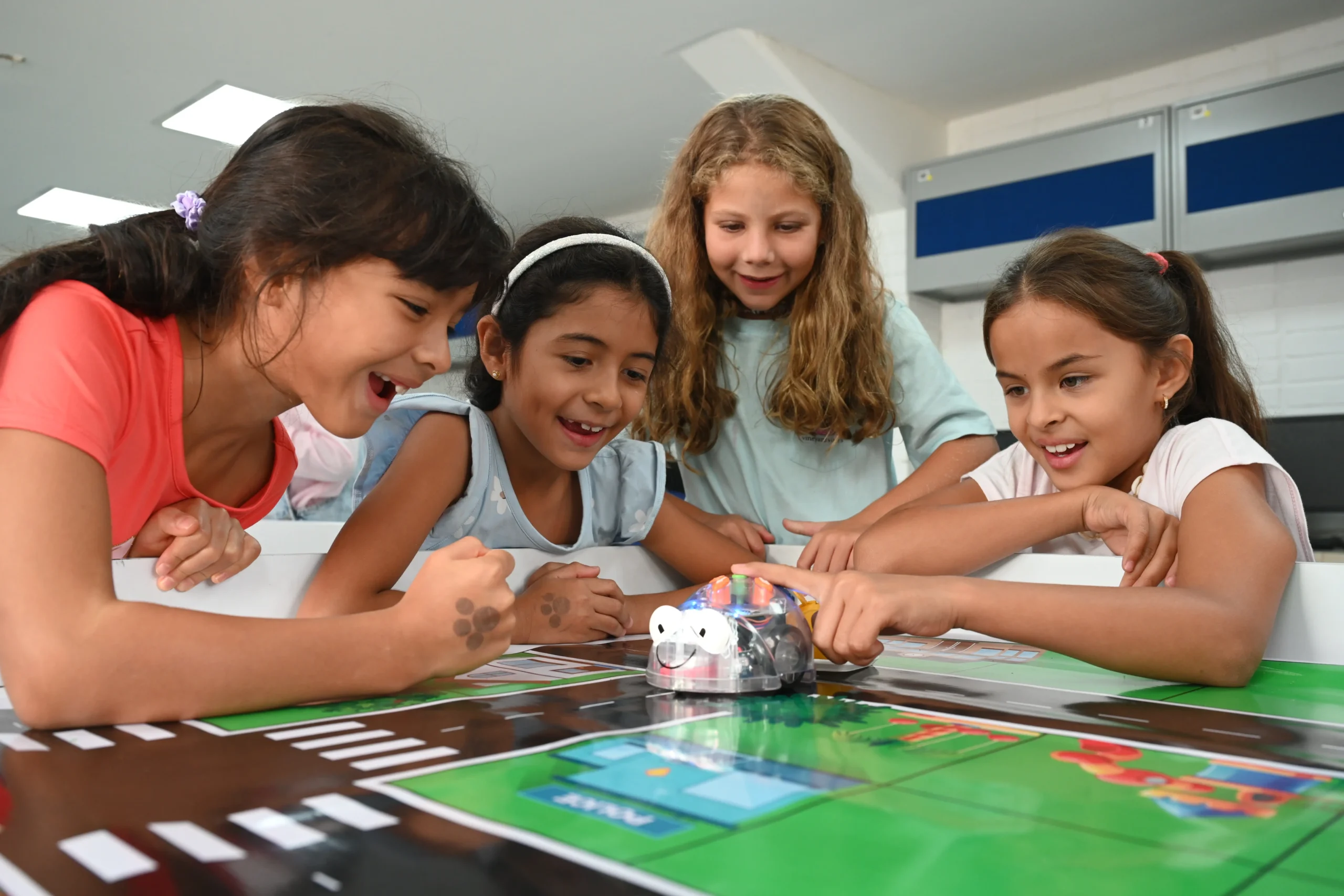 Robotics in the ICT classroom: cultivating computational thinking from early childhood